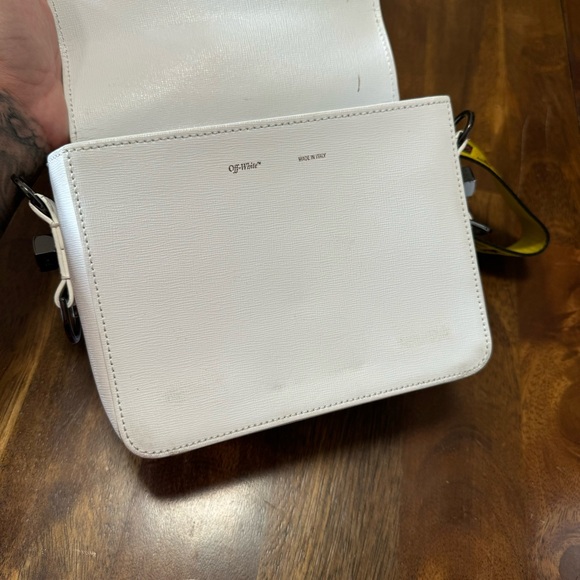Preloved Off White Diagonal Flap Bag - Picture 13 of 16